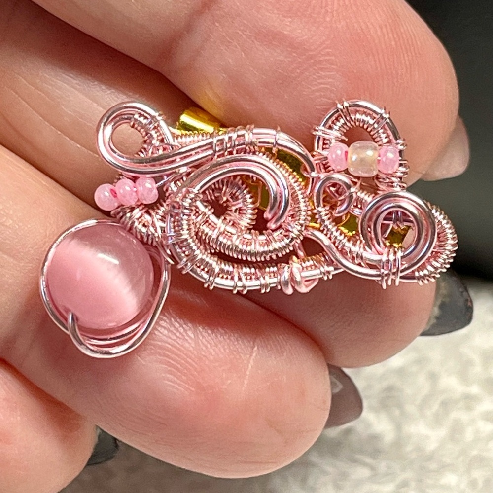 📌💕stunning detailed unique pink pin/brooch-artisan,handmade NEW